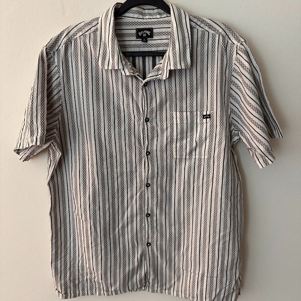 Short sleeve button down